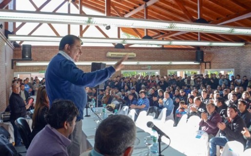 Pereyra vuelve sobre sus pasos y critica a Macri