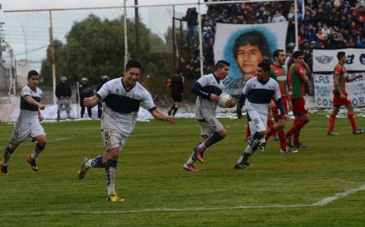 Newbery hizo historia en los penales y ascendió al Federal B