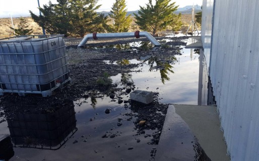 Derrame de petróleo en un predio de Tecpetrol en zona norte