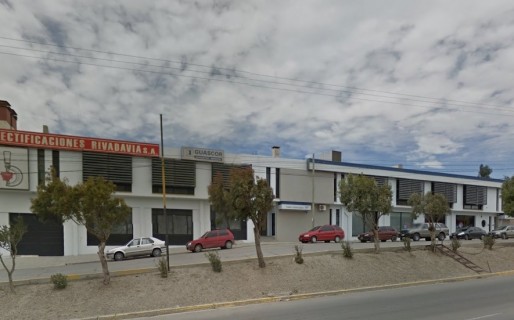 Trabajadores de Rectificaciones Rivadavia mantienen quema de cubiertas