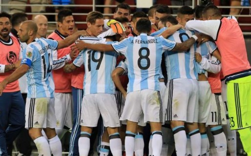 Argentina fue superior a Chile y abre el camino en la Copa