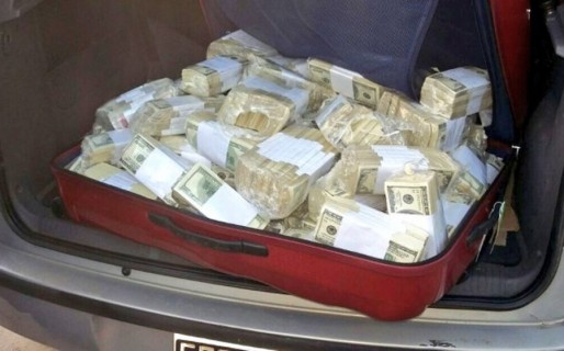 Detuvieron a José López escondiendo bolsas con dólares