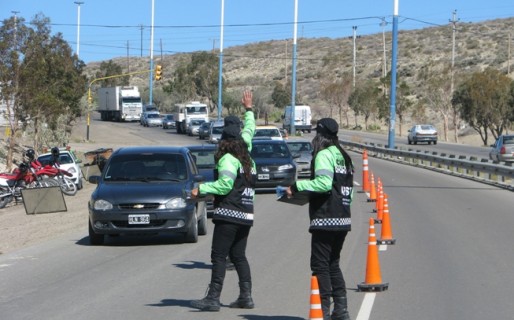 Esquivó el control vehicular y originó choque en cadena