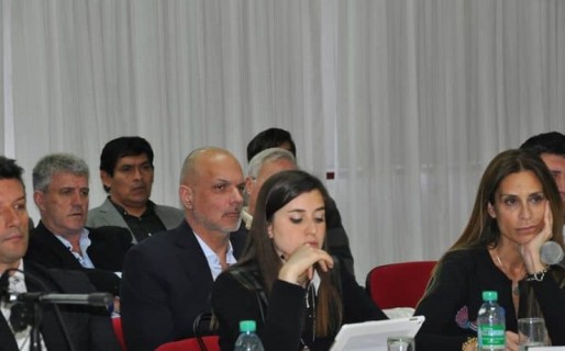 Buzzi: “Martínez Zapata solo piensa en engordar su cuenta corriente”