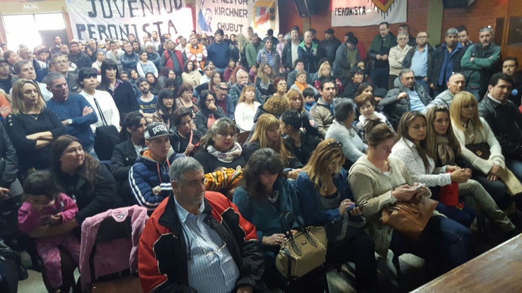 congreso peronista madryn 03
