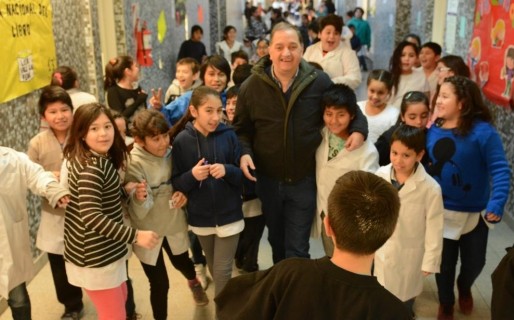 Linares participó de la elección del nombre de la Escuela N° 221