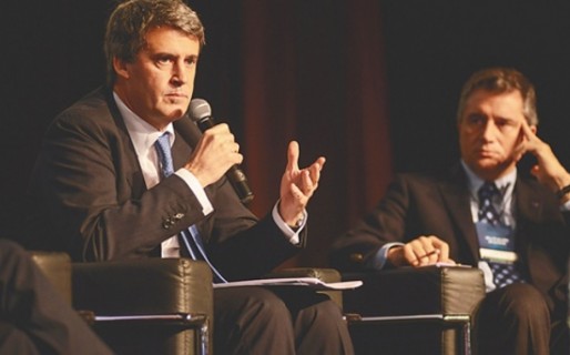 Prat-Gay: «En el 2º semestre el salario le va a ganar a la inflación»