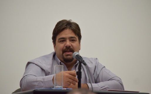 Almirón: “Hoy el agua es prioridad y hay que bajar los recursos”