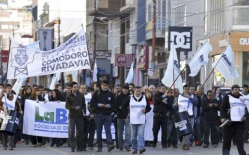 Bancarios amenazan con reabrir las paritarias