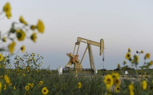 China y EEUU frenan al petróleo: la oferta resiste y la demanda flaquea