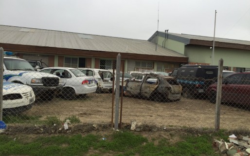 A falta de cuadrículas, hay móviles desarmados y abandonados