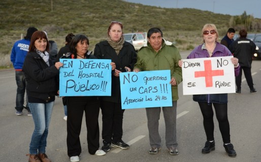 Los vecinos de Diadema reclaman por su Hospital en la entrada al barrio