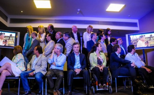 El macrismo espera los brotes verdes, pero antes debe llegar a diciembre