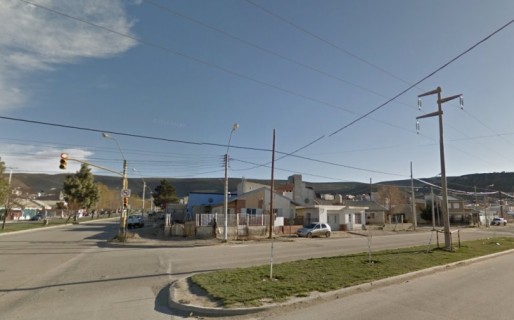 Un hombre fue apuñalado por evitar el robo a una vecina