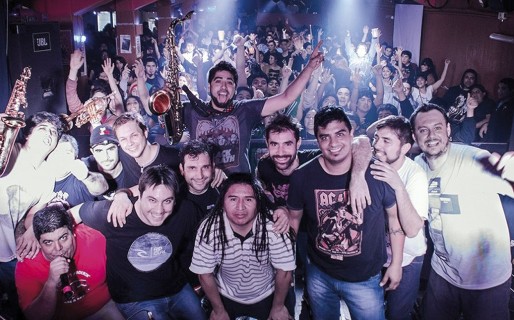El recital benéfico de Abelardos juntó más de mil artículos donados