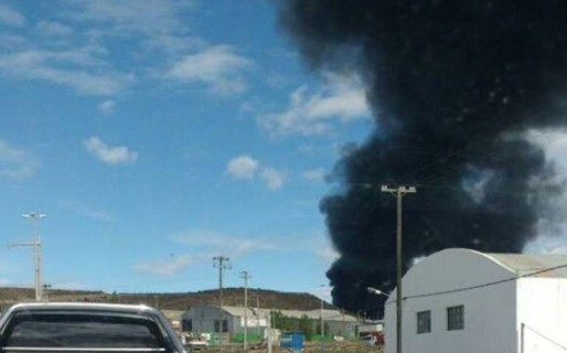 Incendio de grandes proporciones en el Industrial