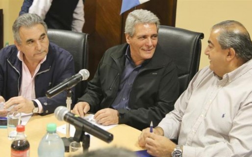 El Gobierno recibe a la CGT para intentar desactivar un posible paro