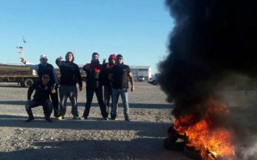 Medidas de fuerza de petroleros contra YPF