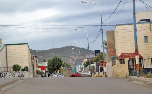 Balearon una casa y un auto en el Isidro Quiroga