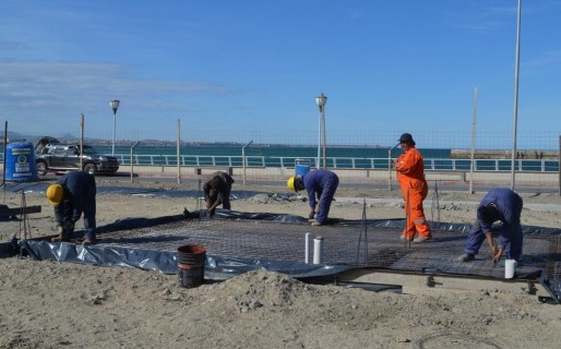 Comenzó con la construcción de tres paradores en la Costanera
