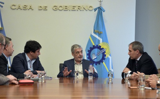 Das Neves instó a YPF a sostener fuentes de trabajo