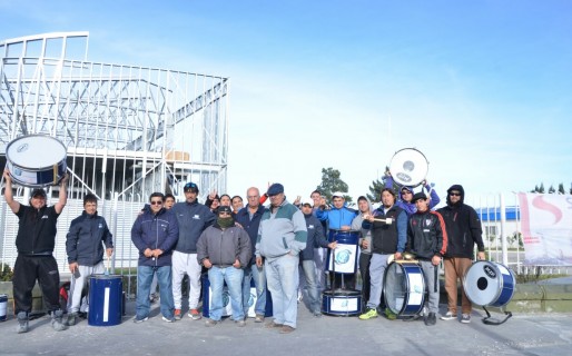 Reclamo de petroleros en oficinas de YPF