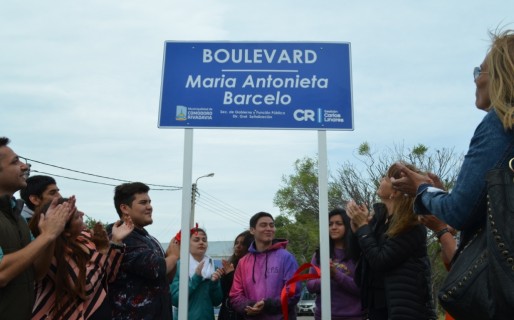 Imponen nombre de ‘Educadoras Argentinas’ a bulevar de B° Roca