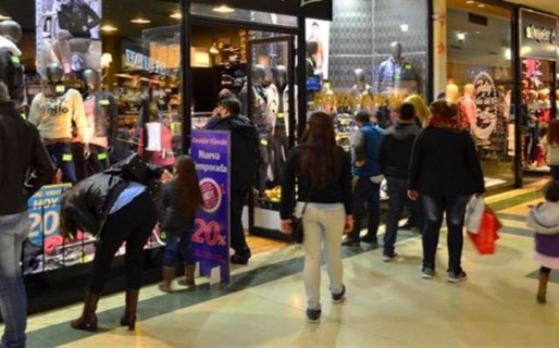 Las ventas minoristas cayeron un 5% durante el fin de semana largo