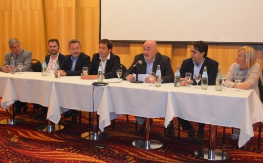 Luque valoró trabajo conjunto por problemática de adicciones