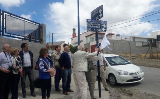 Se impuso el nombre de personalidades importantes a tres calles de la ciudad