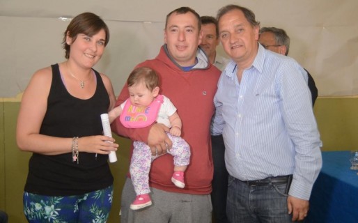 El Municipio entregó resoluciones de tierras a 17 familias de Saavedra