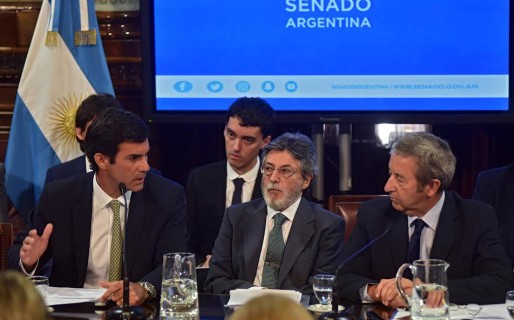 Nueve gobernadores del PJ “le dieron una mano” a Macri