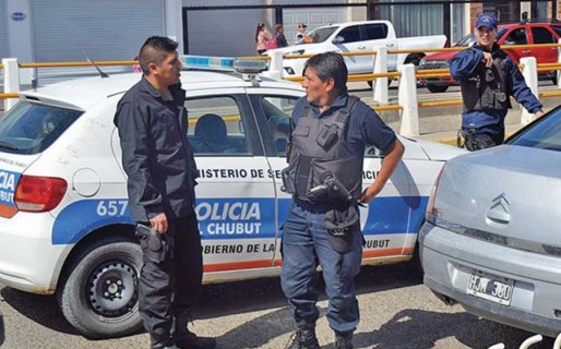 Asaltaron un cotillón y dejaron encerrada a la empleada