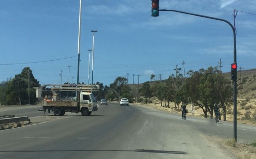 Se reactivó el cruce semafórico de barrio Castelli