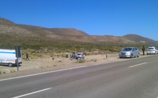 Dos muertos y dos heridos en trágico vuelco sobre Ruta 3
