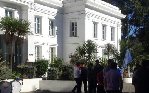 Trabajadores de SP entregaron un petitorio en YPF