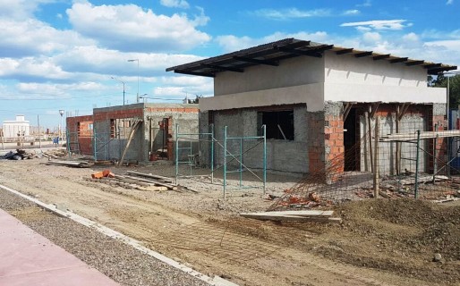 Los 3 paradores en la Costanera, en un 80% de su ejecución