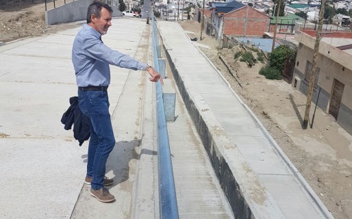 Avanza firmemente el muro de contención en barrio Pietrobelli