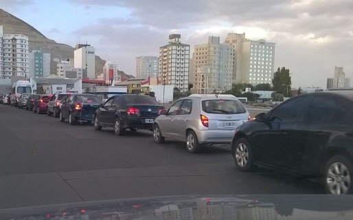 Das Neves banca los cortes que dejan sin combustible a la región