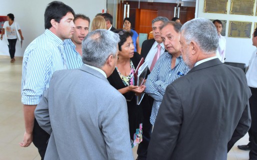 “A algunos solo les interesa los carguitos”