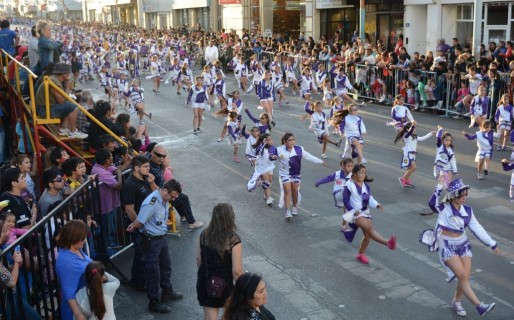 Cerca de 20 mil personas disfrutaron de los tradicionales carnavales