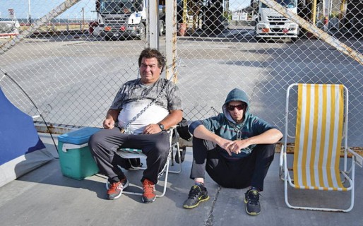 Arcioni dijo que podrían desalojar la playa de tanques