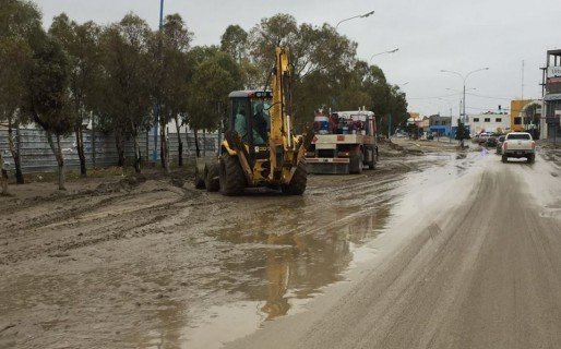 El Municipio trabaja fuertemente para habilitar calles y rutas de la ciudad