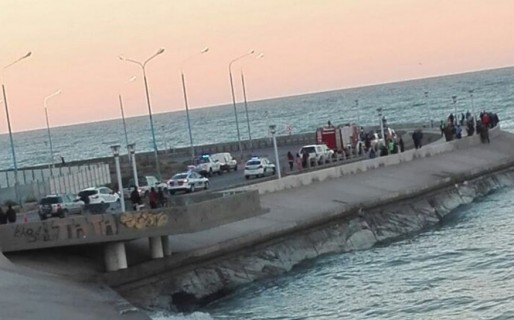 Encuentran el cadáver de una mujer flotando en el mar