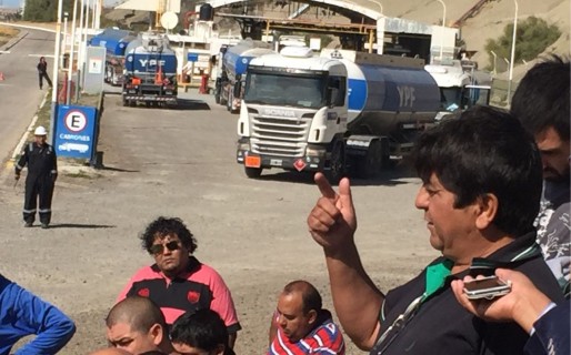 Ex trabajadores de Guilford tomaron la Playa de Tanques