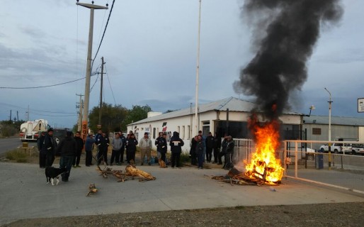 Petroleros se movilizan por 140 puestos de SP