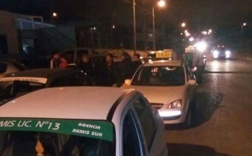 Apuñalaron a un taxista en barrio San Martín