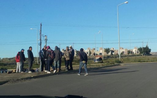 Desde un asentamiento amenazan con cortar la ruta para reclamar agua