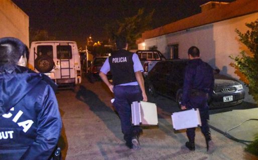 Secuestran un Audi blindado y una camioneta robada a una empresa