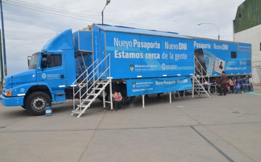 Llega a la ciudad el camión fábrica de DNI